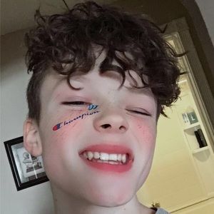 Meet your Posher, Ethan